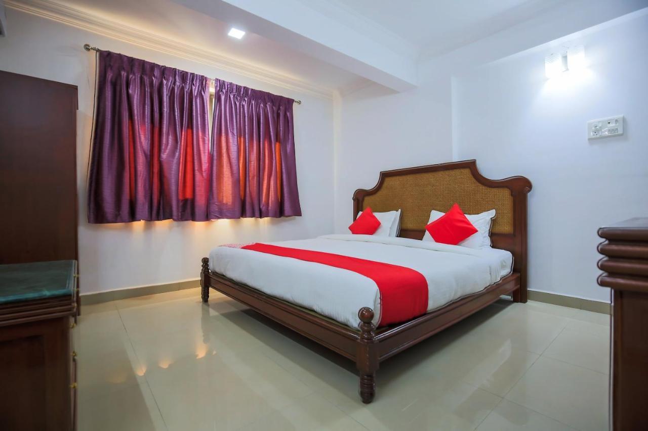 Oyo 18647 Pandav City Hotel Madgaon Exterior photo
